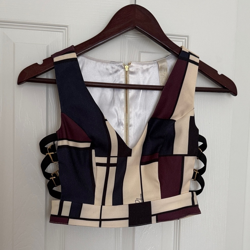 Brazilian boutique: Modern Geometric Crop Top in Black and Cream